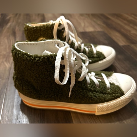NWOT Converse All Star Unisex Mens Olive Fuzzy High Top Sneakers Shoes Size 6 US - Picture 3 of 6